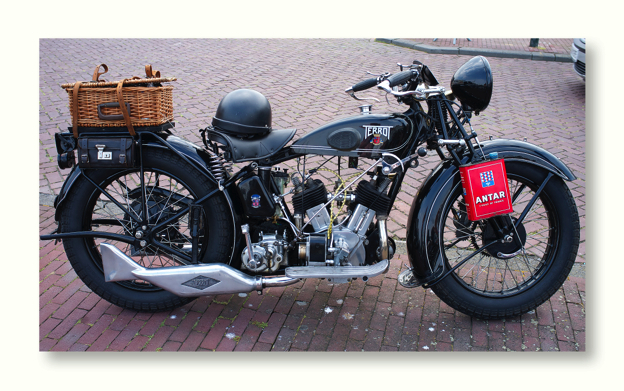 mit alten Motorräderrn 13